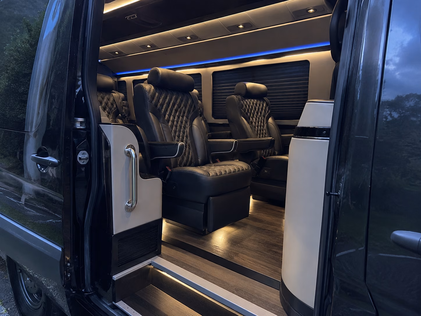 18 passenger sprinter van inside