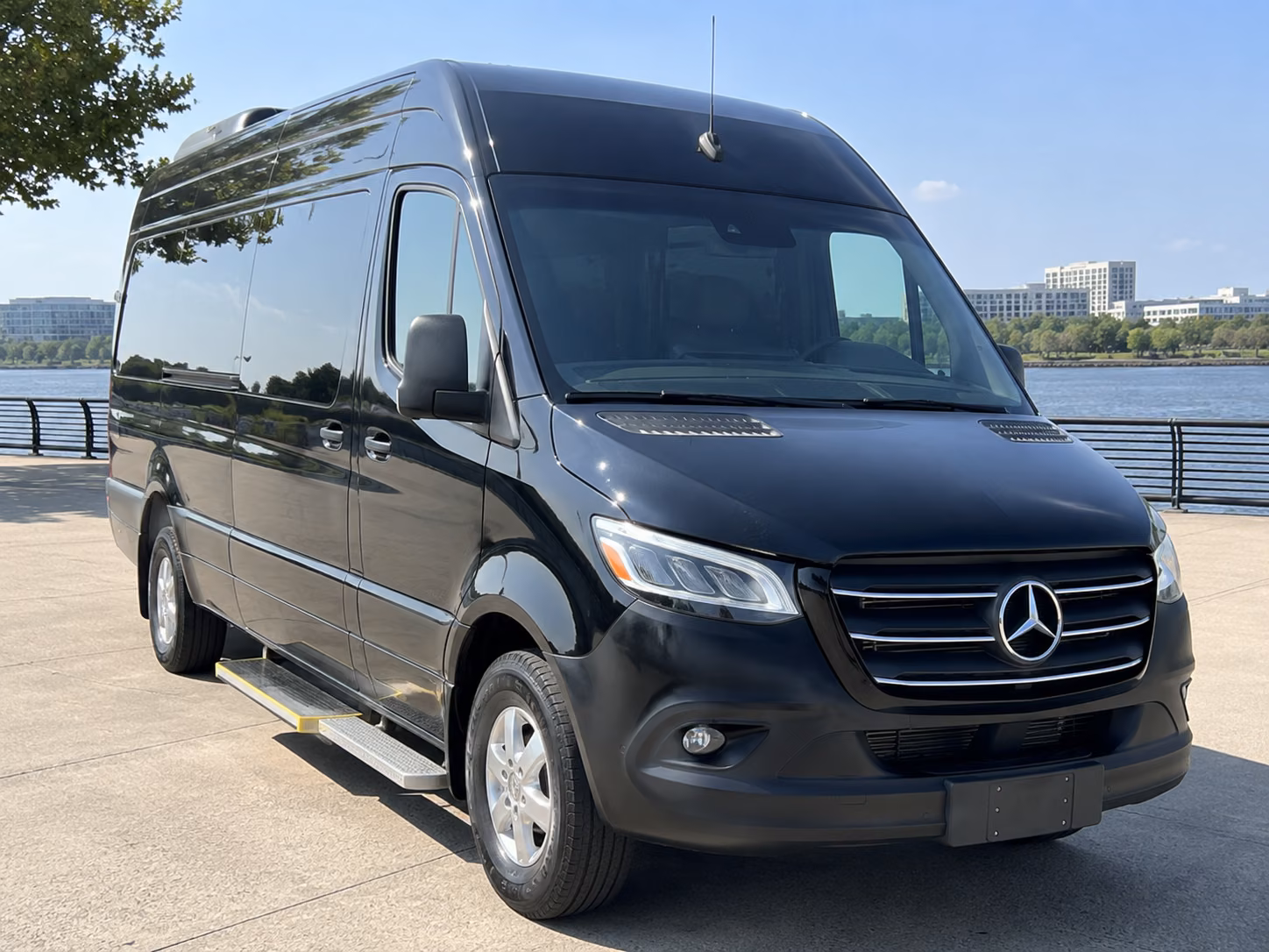 broken arrow 8 passenger sprinter van